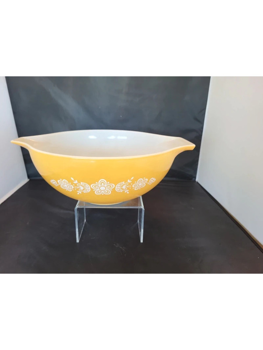 PYREX "444" Bufferfly Gold Cinderella  bowl